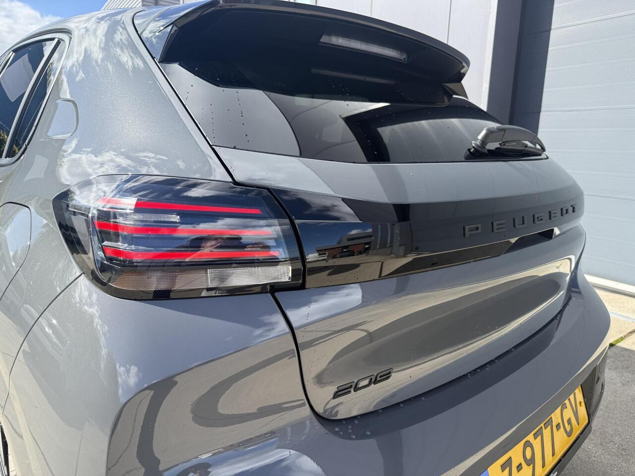 Peugeot 208 1.2 PureTech 100 Allure