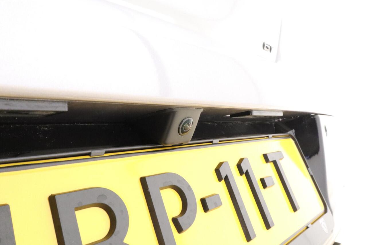 Peugeot 208 1.2 PureTech 100 GT | Navigatie | Climate Control | Camera | Full LED | 17'' LM Velgen | Keyless Entry & Start