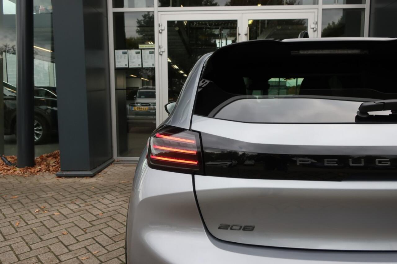 Peugeot 208 HYBRID E-DCS6 GT, All Season Banden, Apple Carplay/ Android Auto, etc.