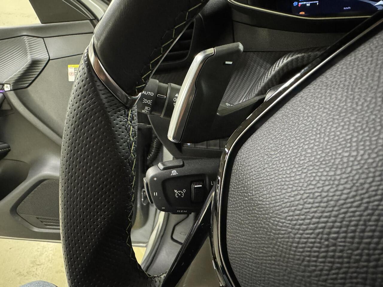 Peugeot 208 Hybrid 136 e-DCS6 GT