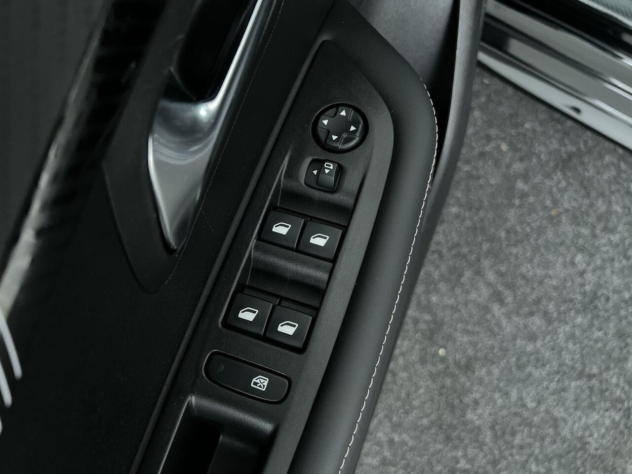 Peugeot 208 1.2 PureTech Allure Pack | Rijklaar | Navigatie