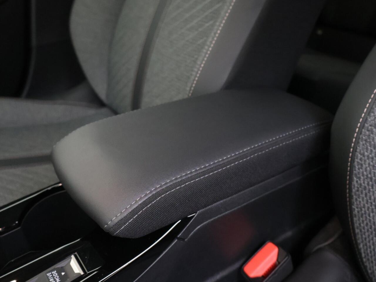 Peugeot 208 1.2 Turbo Hybrid Allure Navi Camera Stoel-verw. Géén Afleverkost