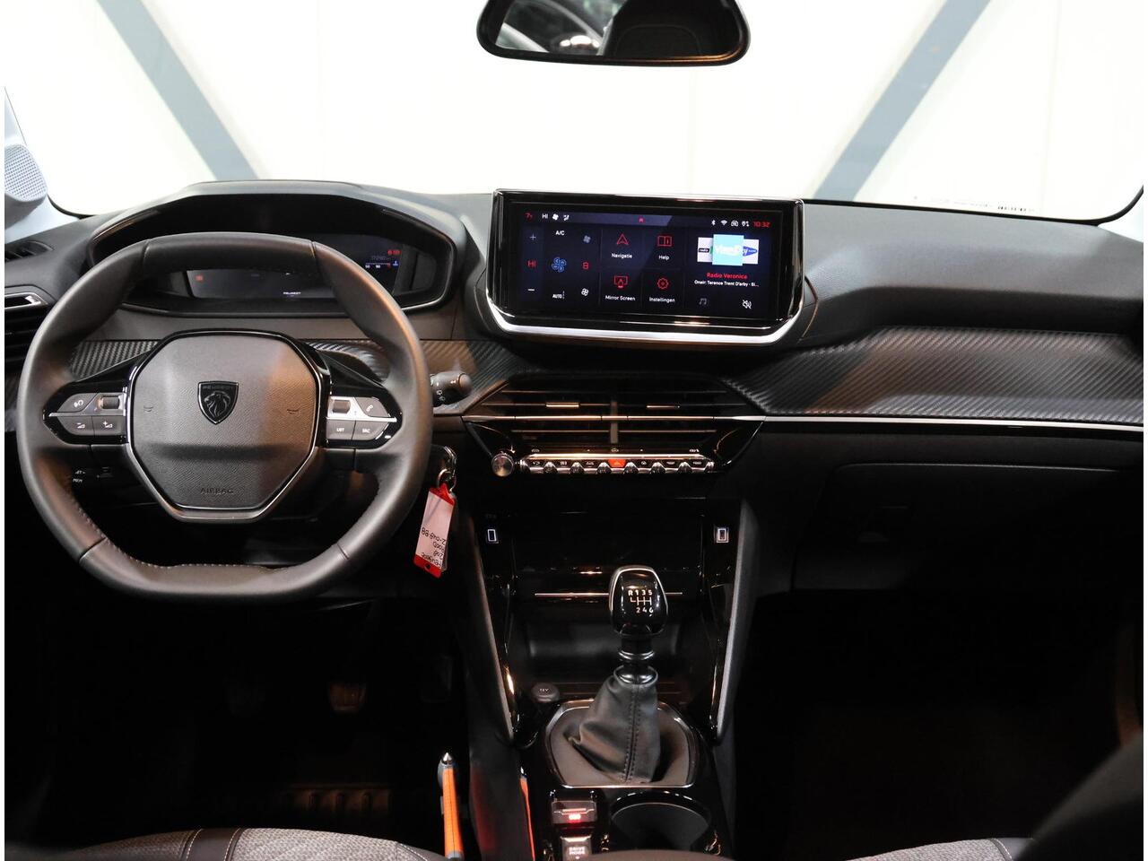 Peugeot 208 1.2 100PK Allure | 1ste eigenaar | AppleCarplay/AndroidAuto | Parkeersensoren | FULL LED | Navigatie | Lederen Stuurwiel | Climate Control | Cruise Control | 16" LMV | Isofix | Privacy Glass |