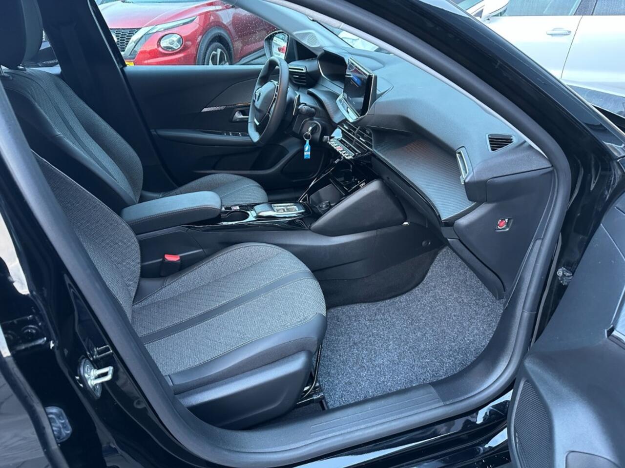 Peugeot 208 1.2 PureTech Aut.100 Allure Navigatie Camera