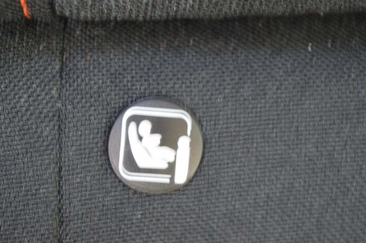 Peugeot 208 Hybrid e-DCS6 Style, Automaat, Pdc