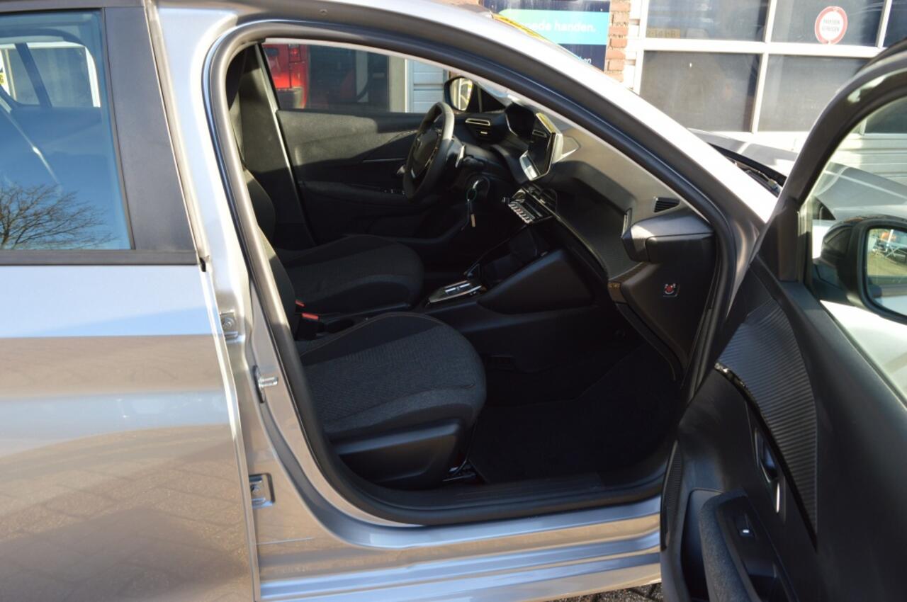 Peugeot 208 Hybrid e-DCS6 Style, Automaat, Pdc