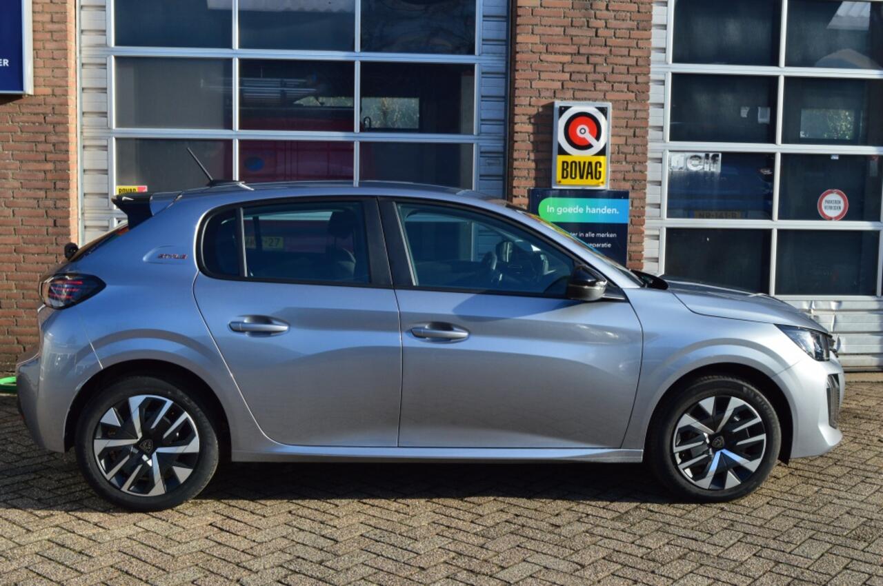 Peugeot 208 Hybrid e-DCS6 Style, Automaat, Pdc