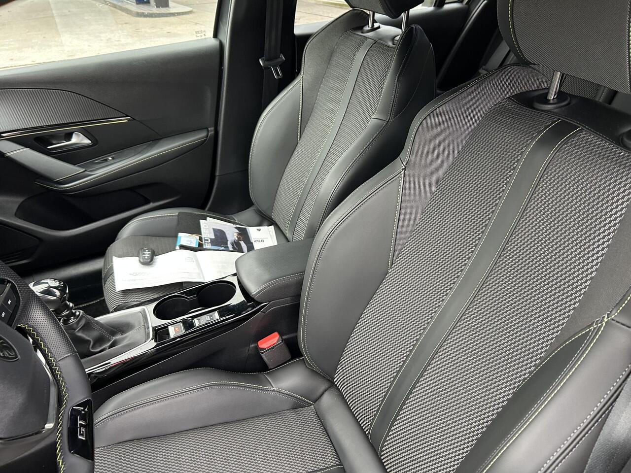 Peugeot 208 1.2 PureTech 100 GT