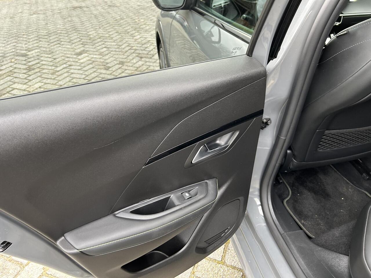 Peugeot 208 1.2 PureTech 100 GT