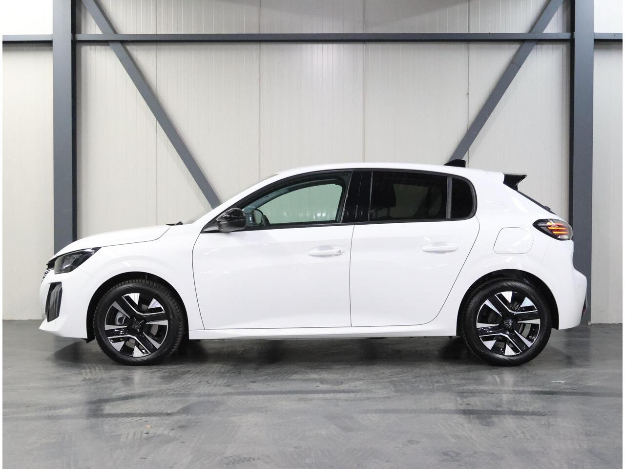 Peugeot 208 Hybrid 100PK e-DCS6 Allure | 1ste eigenaar | AppleCarplay/AndroidAuto | Parkeersensoren | FULL LED | Navigatie | Lederen Stuurwiel | Climate Control | Cruise Control | 16" LMV | Isofix | Privacy Glass |