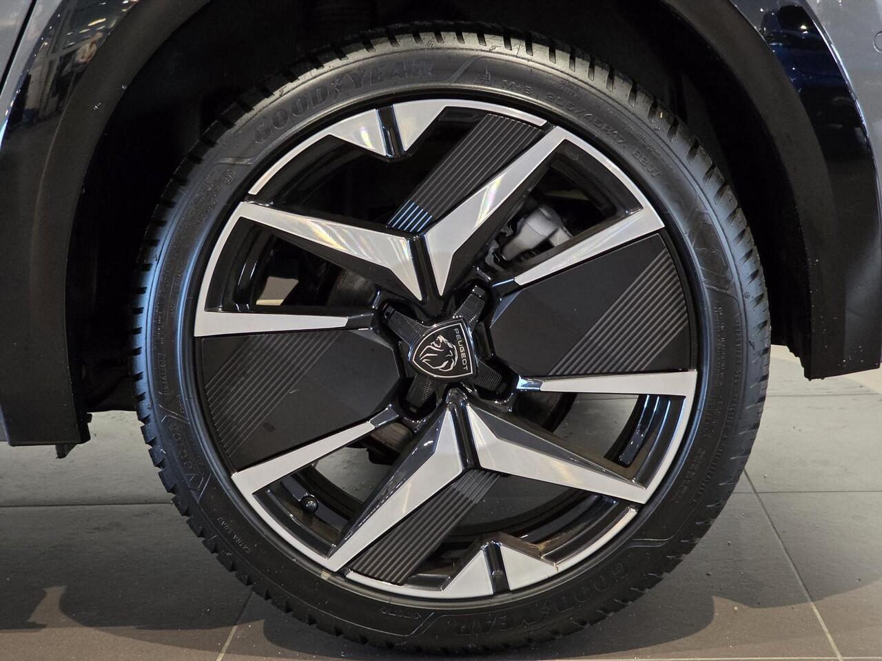 Peugeot 208 GT 1.2 Turbo 100pk | NAVI | DODEHOEKBEW. | ADAPTIVE CRUISE | 360° CAMERA | KEYLESS ENTRY | DRAADLOOS APPLE CARPLAY / ANDROID AUTO | CLIMA |