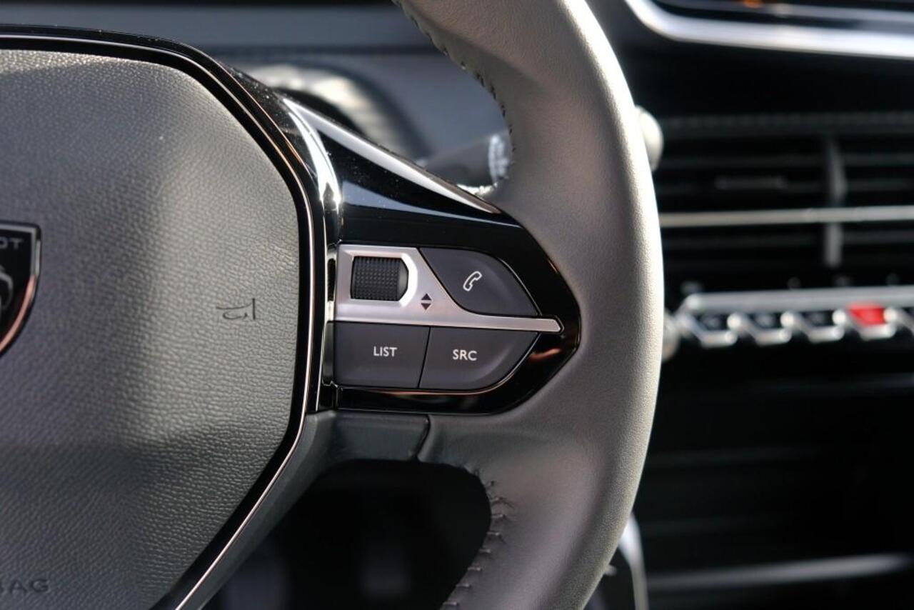 Peugeot 208 1.2 PureTech 100pk Style | App Connect | Cruise | Climate | PDC