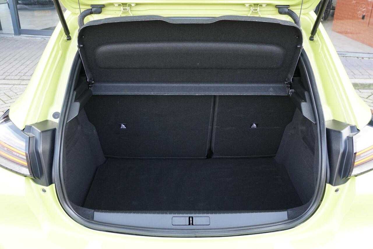 Peugeot 208 Hybrid 100 e-DCS6 Allure + ADAPTIEVE CRUISE / CAMERA / KEYLESS / CARPLAY