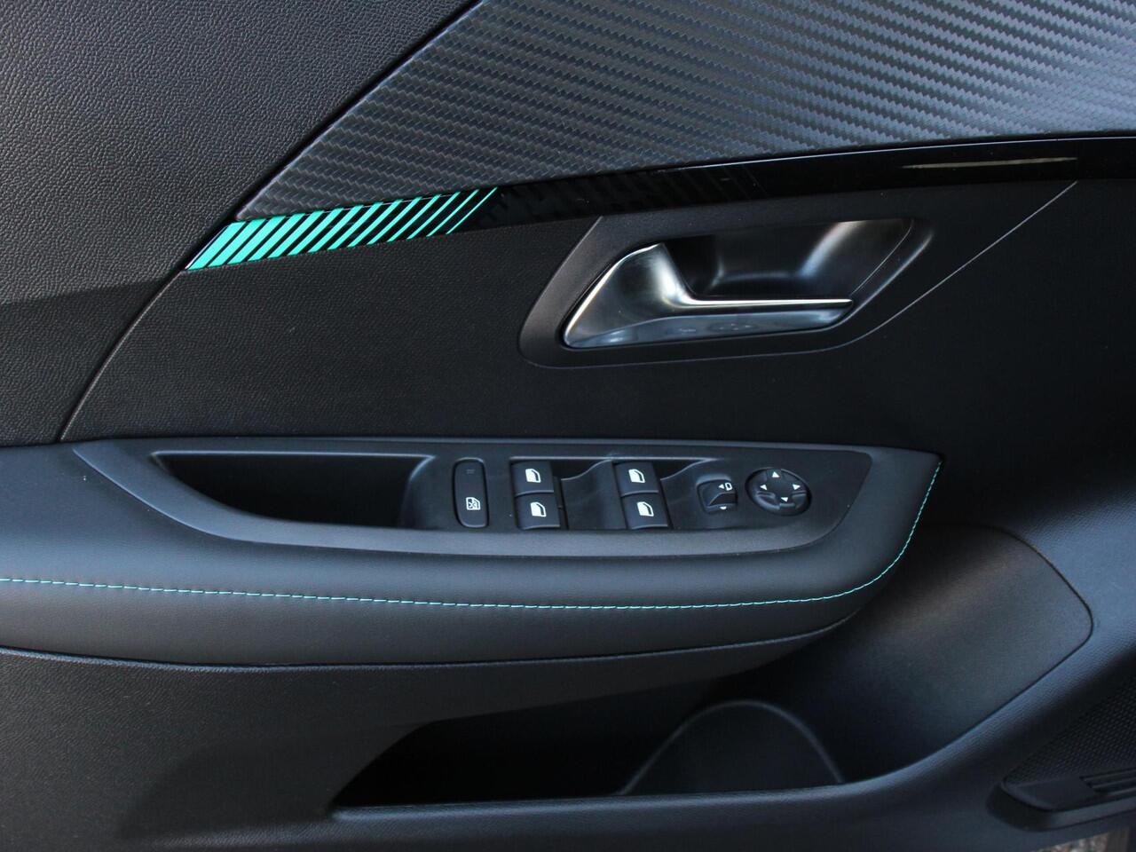 Peugeot 208 1.2 PureTech Allure Pack | Navigatie | Apple Carplay/Android Auto | Achteruitrij camera | Climate control | LED | Adaptieve cruise control | Parkeersensor achter | Verwarmde voorstoelen | Lichtmetalen velgen