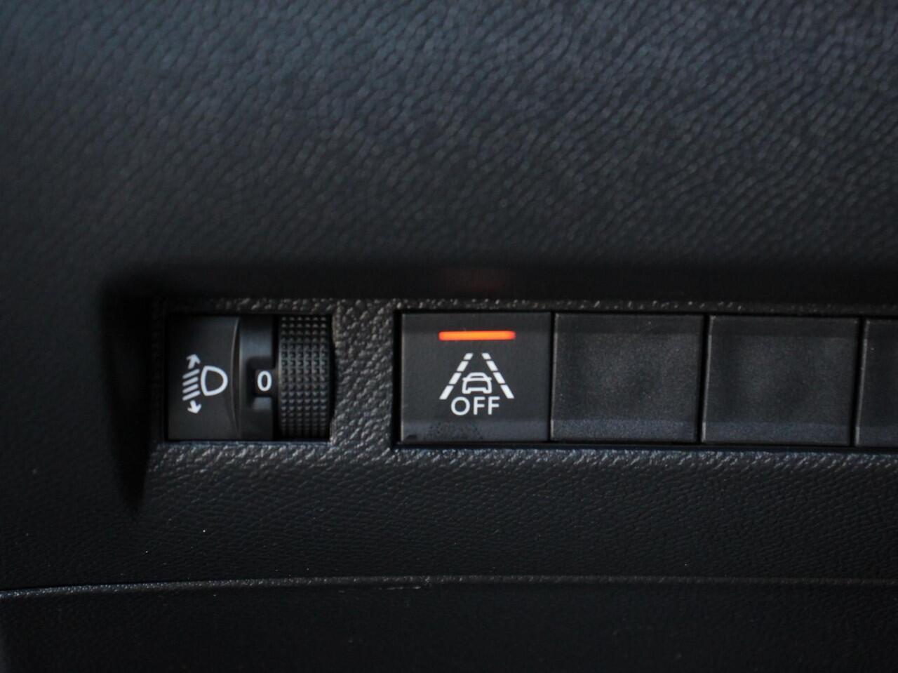 Peugeot 208 1.2 PureTech Allure Pack | Navigatie | Apple Carplay/Android Auto | Achteruitrij camera | Climate control | LED | Adaptieve cruise control | Parkeersensor achter | Verwarmde voorstoelen | Lichtmetalen velgen