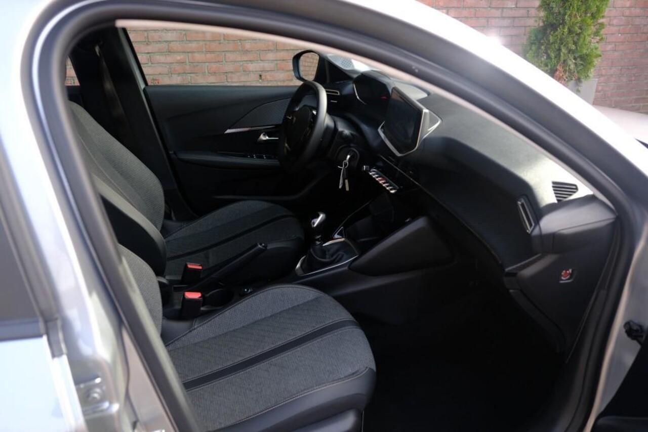 Peugeot 208 1.2 PureTech 100pk Style | App Connect | Climate | Cruise | DAB | PDC
