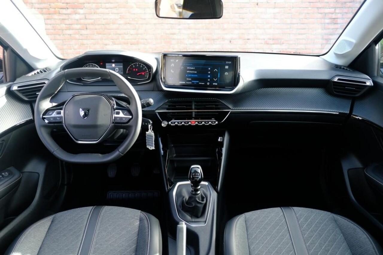 Peugeot 208 1.2 PureTech 100pk Style | App Connect | Climate | Cruise | DAB | PDC