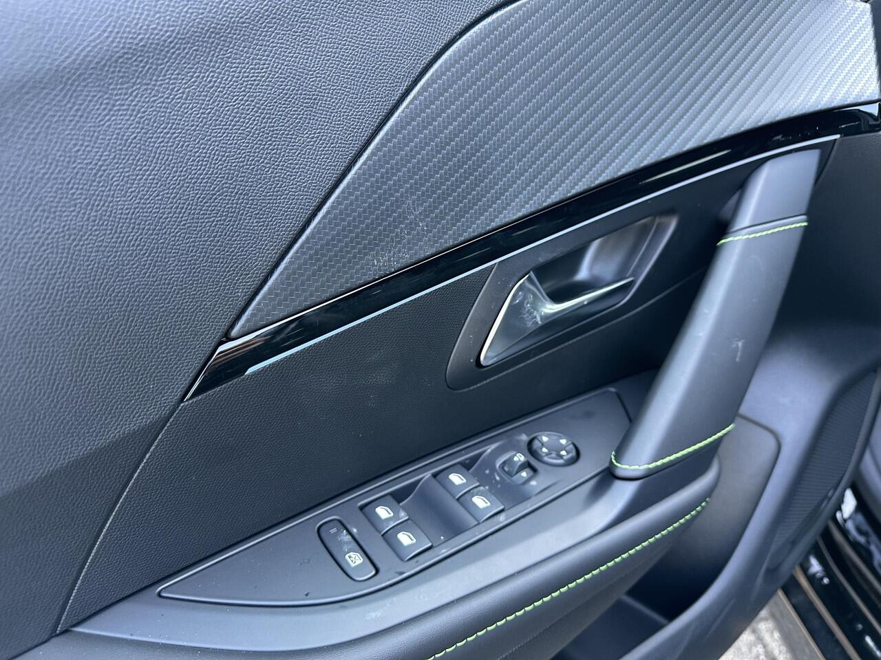 Peugeot 208 1.2 Hybrid 145 PK GT Automaat ¤ 4500,- DEMO VOORDEEL | NETTO DEAL | Full LED Verlichting | Navigatie via Telefoon | Camera | Parkeersensoren | Cruise Control | Keyless Entry | Dakspoiler | DAB+ Radio | Digitaal Dashboard | Apple Carplay Draadloos | Sporti