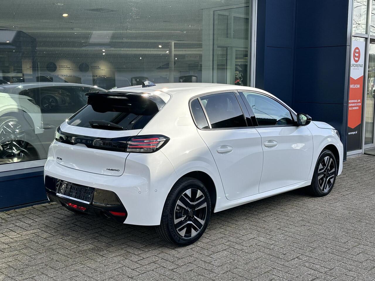 Peugeot 208 Hybrid 110 PK Allure Automaat | NETTO DEAL MET ¤ 5000 VOORDEEL | Hybride Elektrisch rijden met Automaat | Achteruitrij-Camera | Stoelverwarming | LED Verlichting | Navigatie via Apple Carplay/Android Auto | Lichtmetalen Velgen | Cruise & Climate Control