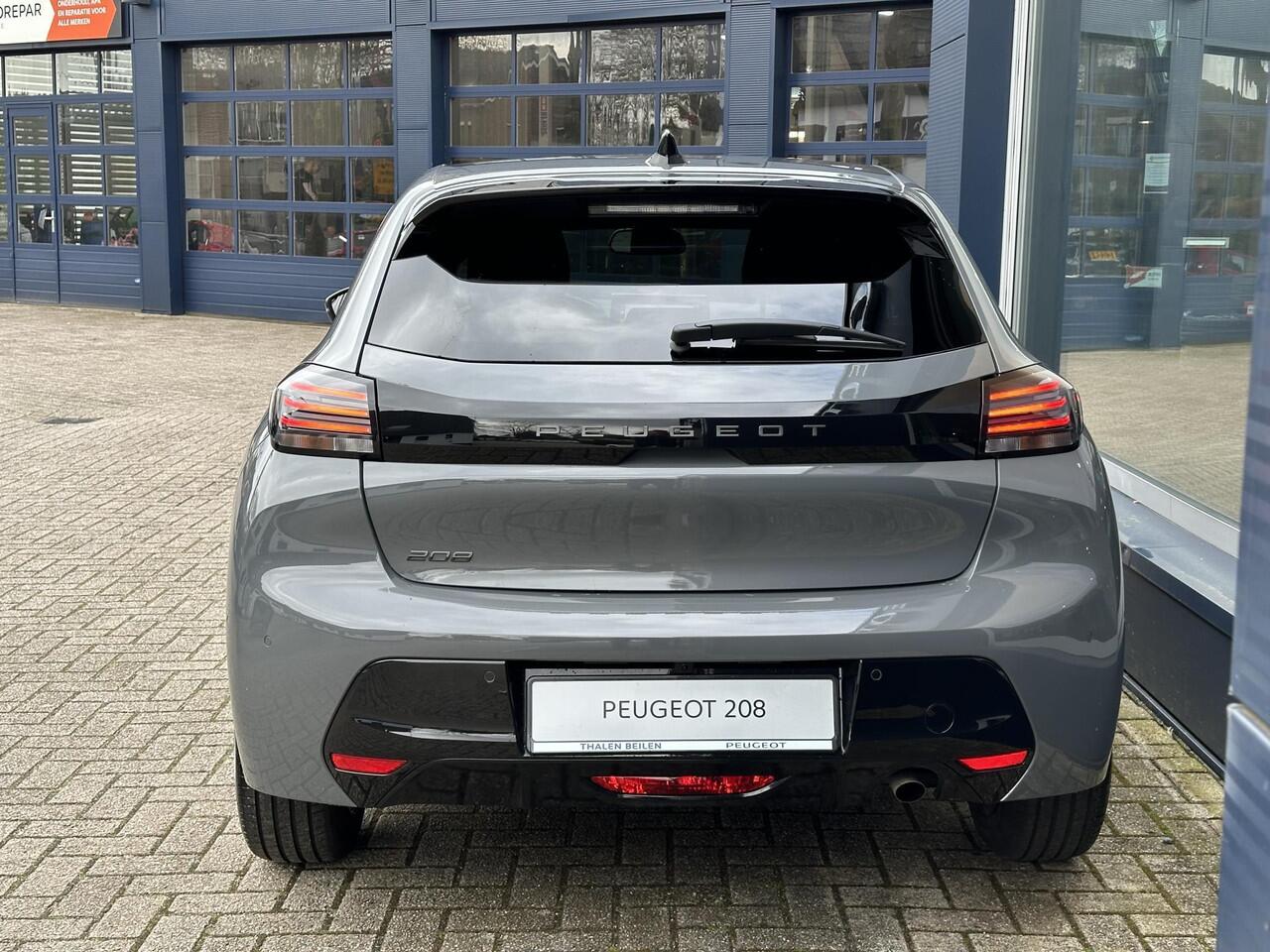 Peugeot 208 1.2 Turbo 100 PK Allure | Bouwjaar 2025 | ¤ 5.750 DEMO Voordeel | Navigatie via Telefoon | Stoelverwarming | 360 Graden Camera | Keyless Entry & Start | LED Verlichting | Climate Control | Dode Hoek Detectie | Voor + Achter Parkeersensoren | 16" Lichtmeta