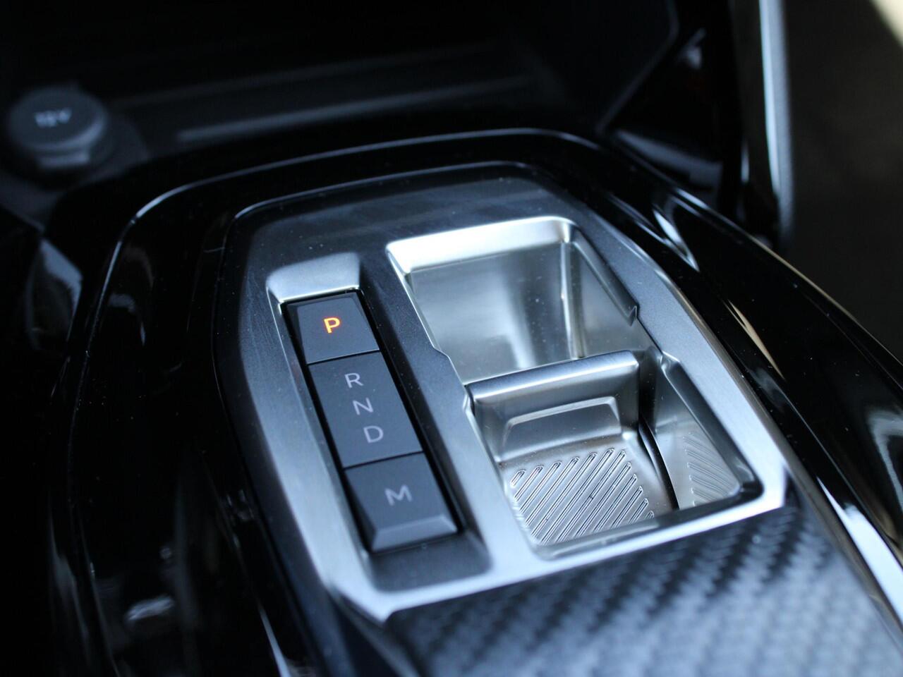 Peugeot 208 Allure 1.2 Hybrid 110PK e-DCS6 Automaat Navigatie, 360 camera, Lichtmetalen velgen, Parkeerhulp voor & achter, Cruise Control