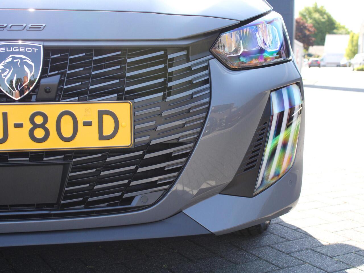 Peugeot 208 Allure 1.2 Hybrid 110PK e-DCS6 Automaat Navigatie, 360 camera, Lichtmetalen velgen, Parkeerhulp voor & achter, Cruise Control