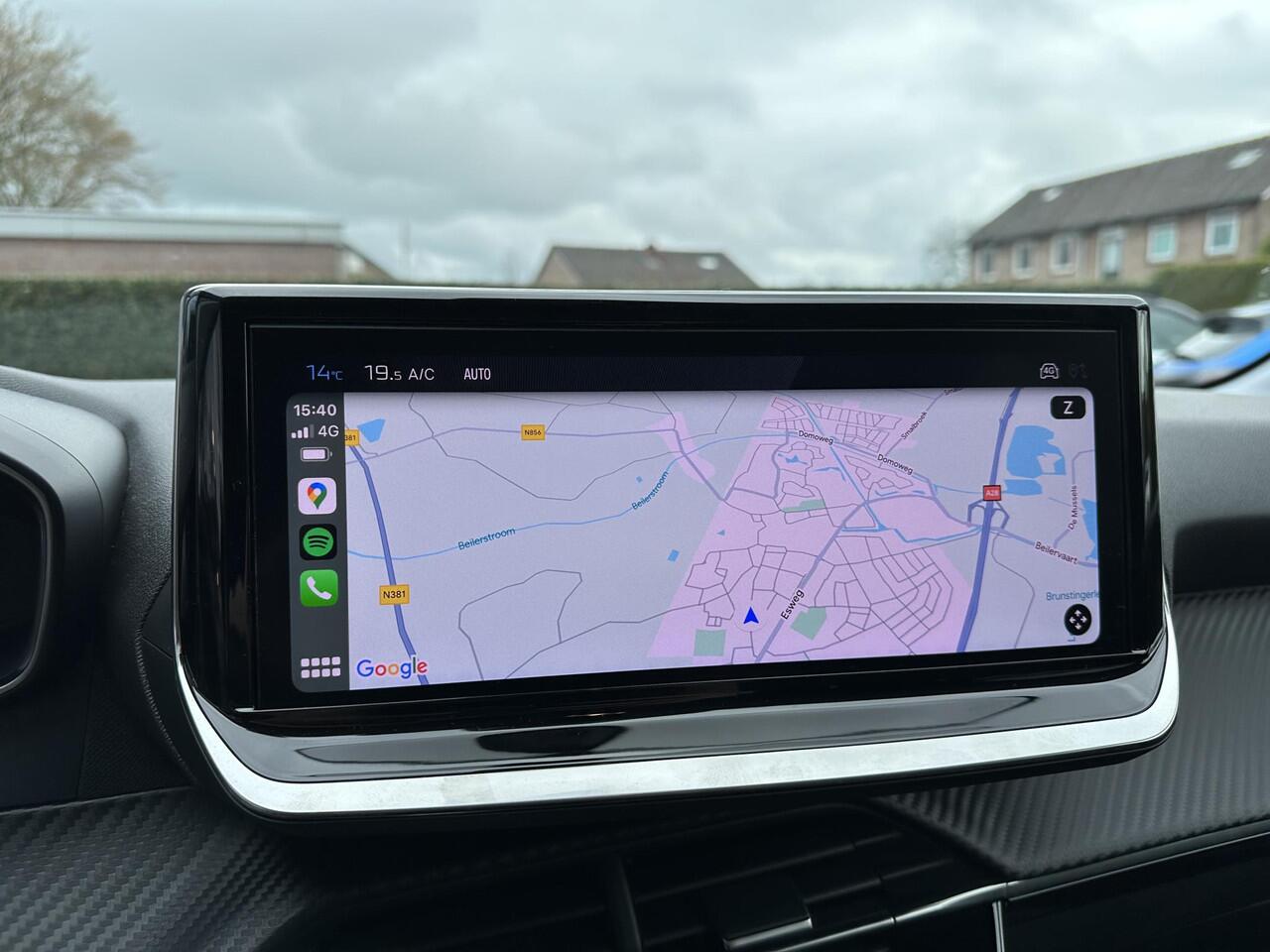 Peugeot 208 1.2 Turbo 100 PK Allure | ¤ 5200 DEMO korting | Nieuwste Model | 2025 Auto | Stoelverwarming | Navigatie | 360 graden Camera + dodehoek detectie | LED Verlichting | Parkeersensoren | Privacy Glas | Half Lederen Bekleding | Lichtmetalen Velgen |