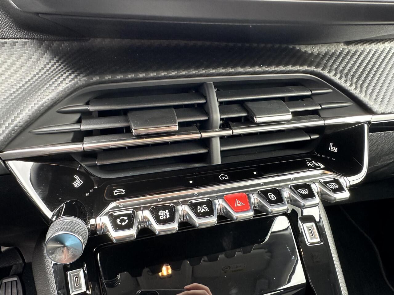 Peugeot 208 1.2 Turbo 100 PK Allure | ¤ 6200 DEMO korting | NETTO DEAL | Stoelverwarming | Navigatie draadloos via Telefoon | LED Verlichting | Parkeersensoren | Privacy Glas | Half Lederen Bekleding | Lichtmetalen Velgen |