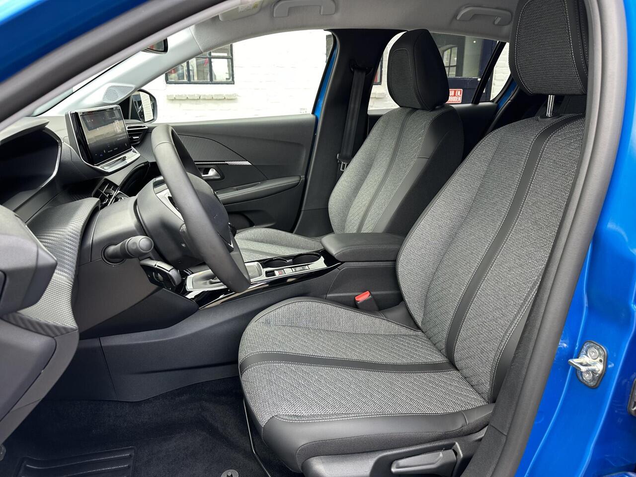 Peugeot 208 1.2 Turbo 100 PK Allure | ¤ 6200 DEMO Voordeel | NETTO DEAL| Navigatie draadloos via Telefoon | Stoelverwarming | LED Verlichting | Lichtmetalen Velgen 16" | Half Lederen Bekleding | Groot Multimedia Scherm | Climate Control | Cruise Control |