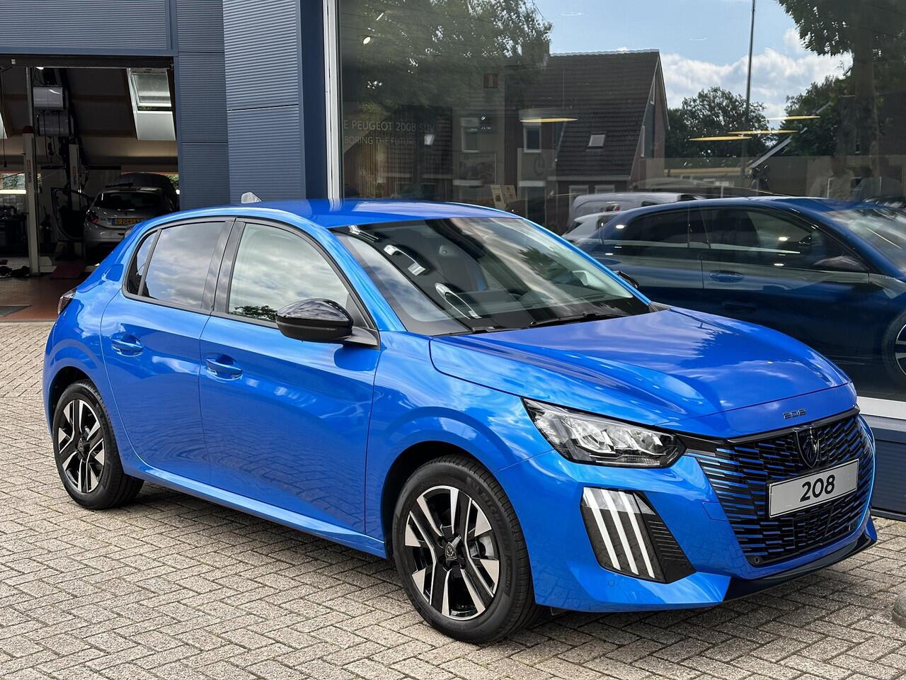 Peugeot 208 1.2 Turbo 100 PK Allure | ¤ 6200 DEMO Voordeel | NETTO DEAL| Navigatie draadloos via Telefoon | Stoelverwarming | LED Verlichting | Lichtmetalen Velgen 16" | Half Lederen Bekleding | Groot Multimedia Scherm | Climate Control | Cruise Control |