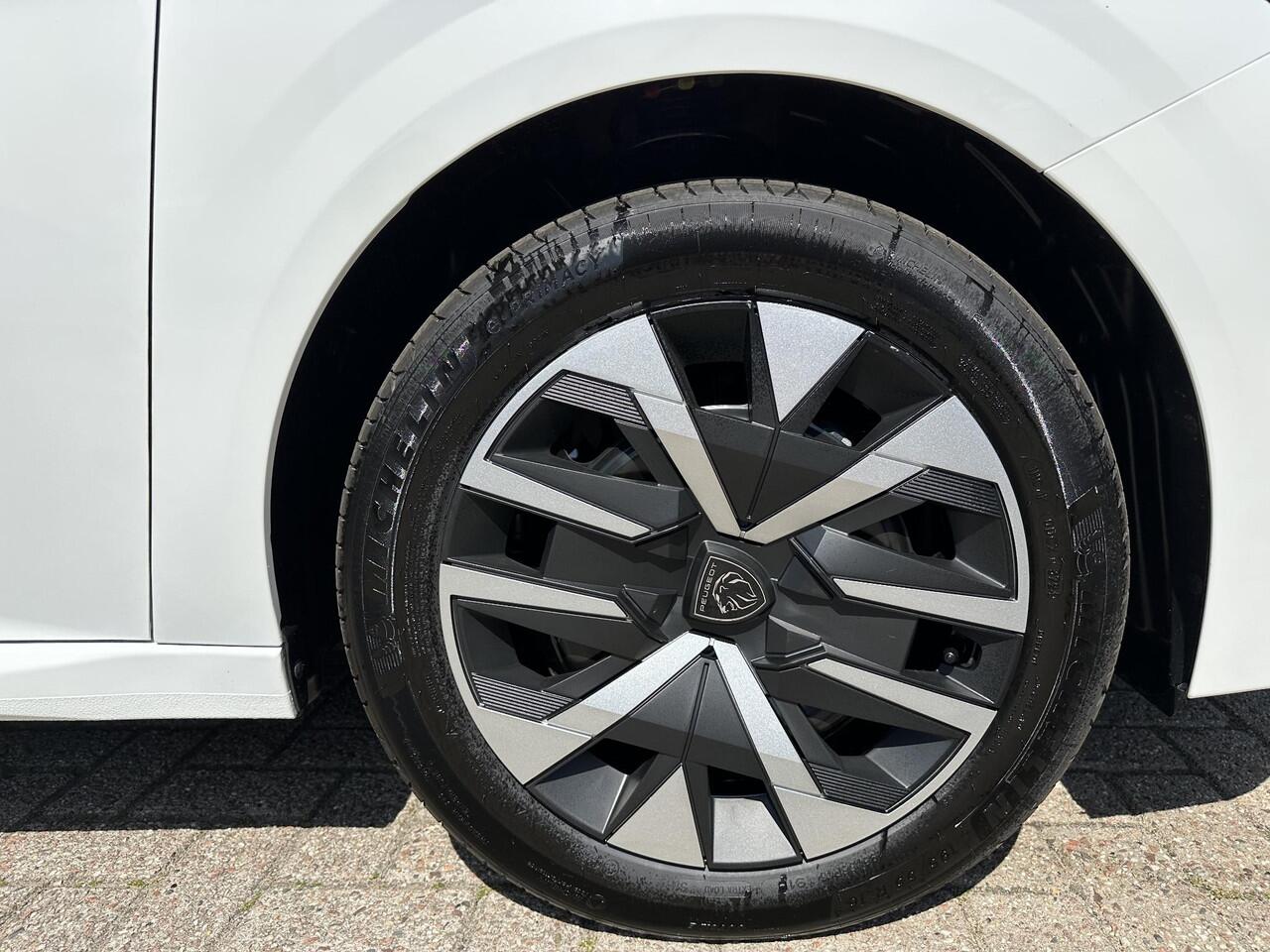 Peugeot 208 1.2 Style | Ruim ¤ 4.000 DEMO Voordeel | Navigatie | Private Lease Vanaf ¤ 359 P/M ! | LED Verlichting | Cruise Control | Airco | Parkeersensoren | Draadloos Apple Carplay & Android Auto | Leren Stuurwiel |