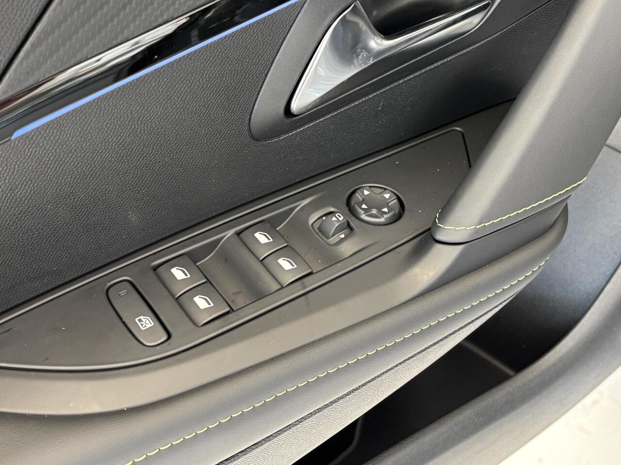 Peugeot 208 Hybrid 100 e-DCS6 GT