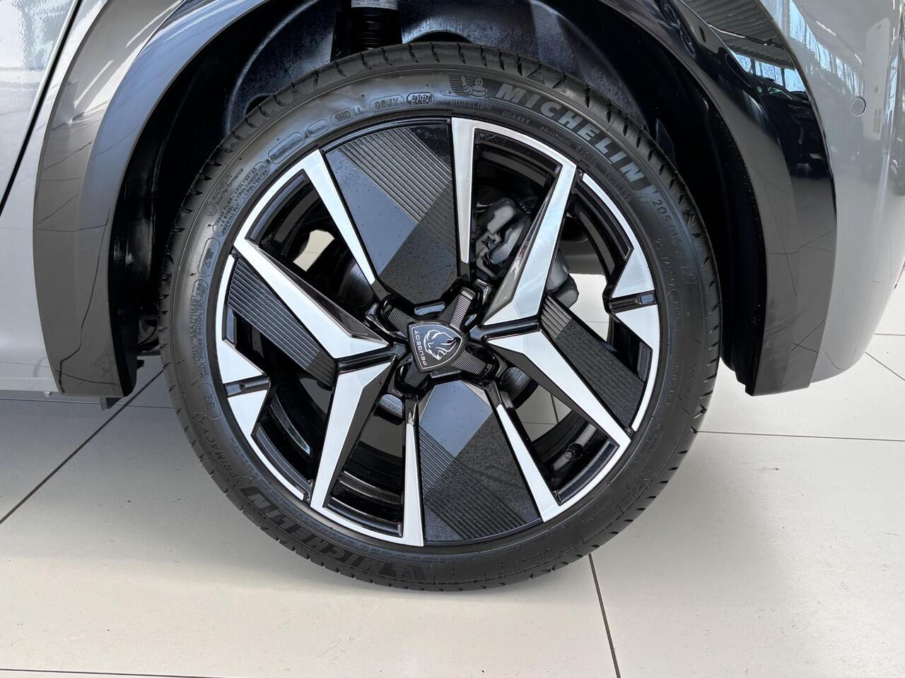 Peugeot 208 Hybrid 100 e-DCS6 GT