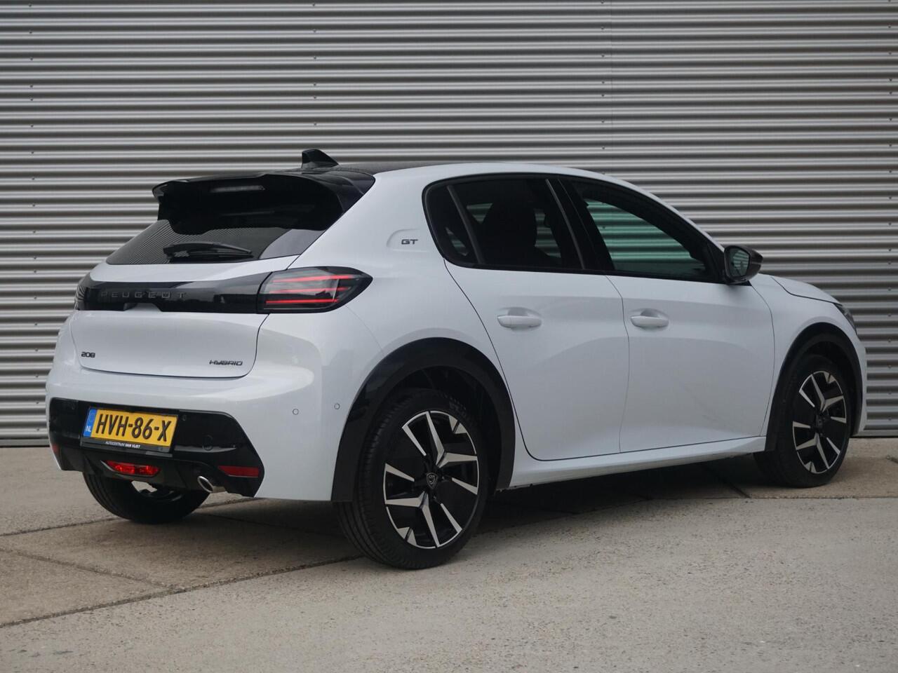 Peugeot 208 1.2 Hybrid 110 e-DCS6 GT Alcantara interieur