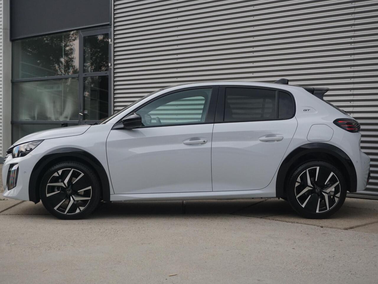 Peugeot 208 1.2 Hybrid 110 e-DCS6 GT Alcantara interieur