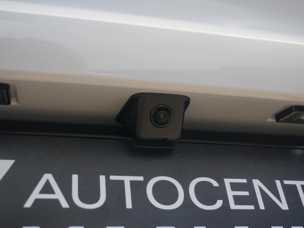 Peugeot 208 1.2 Hybrid 110 e-DCS6 GT Alcantara interieur