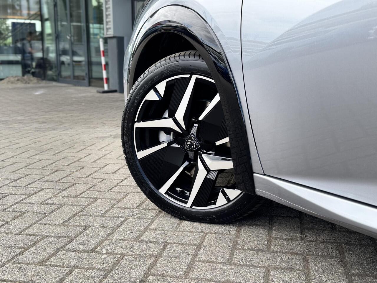 Peugeot 208 GT 1.2 Hybrid 145pk e-DCS6 | NAVI | APPLE CARPLAY / ANDROID AUTO | CAMERA | ADAPTIVE CRUISE |