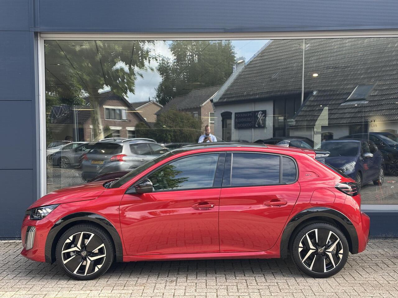 Peugeot 208 1.2 Hybrid 145 PK GT Automaat ¤ 4500,- DEMO VOORDEEL| Meest Complete Uitvoering | Glazen Panoramadak | Navigatie | 360 Graden Camera | Dode Hoek Detectie | Climate Control | Keyless Entry & Start | Cruise Control | Sportstoelen | 17" Lichtmetalen Velgen |