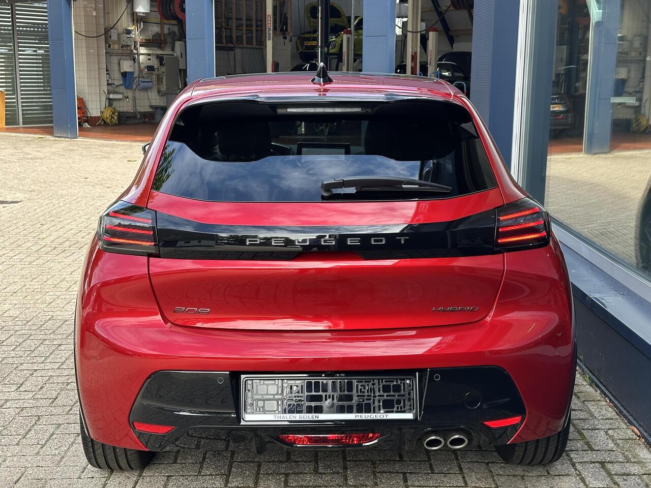 Peugeot 208 1.2 Hybrid 145 PK GT Automaat ¤ 4500,- DEMO VOORDEEL| Meest Complete Uitvoering | Glazen Panoramadak | Navigatie | 360 Graden Camera | Dode Hoek Detectie | Climate Control | Keyless Entry & Start | Cruise Control | Sportstoelen | 17" Lichtmetalen Velgen |