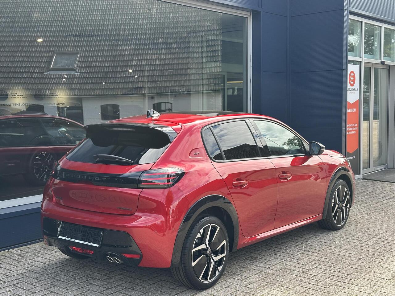 Peugeot 208 1.2 Hybrid 145 PK GT Automaat ¤ 4500,- DEMO VOORDEEL| Meest Complete Uitvoering | Glazen Panoramadak | Navigatie | 360 Graden Camera | Dode Hoek Detectie | Climate Control | Keyless Entry & Start | Cruise Control | Sportstoelen | 17" Lichtmetalen Velgen |