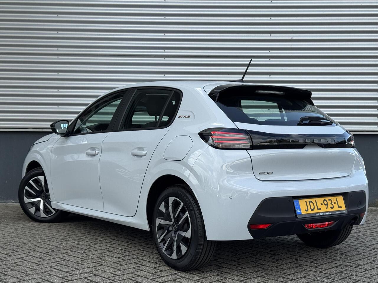 Peugeot 208 Style 1.2 Turbo 100pk | NIEUW | AIRCO | APPLE CARPLAY / ANDROID AUTO | PARKEERHULP | CRUISE CONTROL |