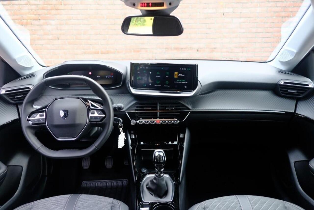 Peugeot 208 1.2 PureTech 100pk Allure | Navi | App Connect | Climate | Adaptive Cruise | Camera | Blind Spot | PDC