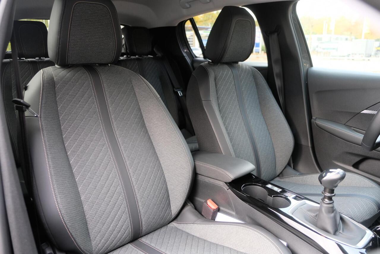 Peugeot 208 1.2 PureTech 100pk Allure | Navi | App Connect | Climate | Adaptive Cruise | Camera | Blind Spot | PDC