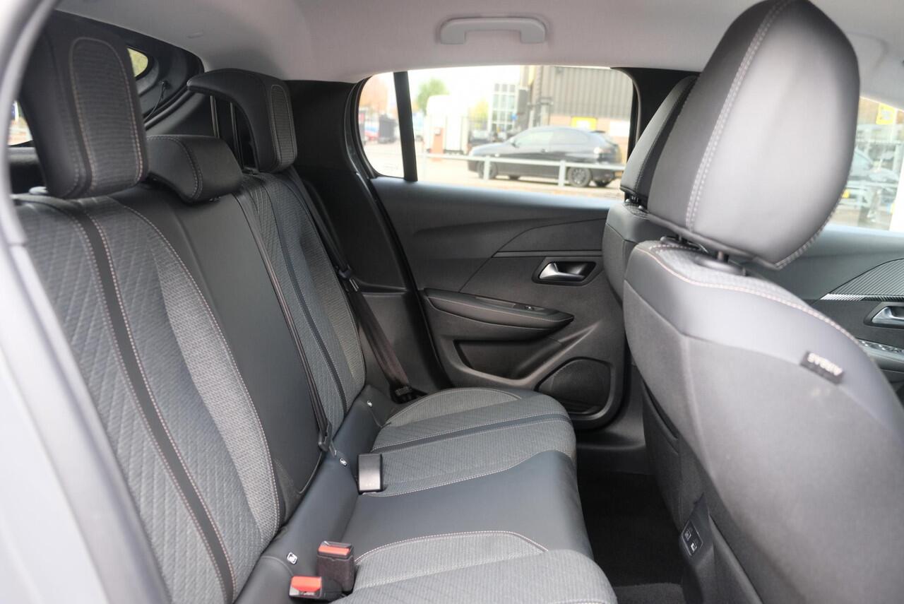 Peugeot 208 1.2 PureTech 100pk Allure | Navi | App Connect | Climate | Adaptive Cruise | Camera | Blind Spot | PDC