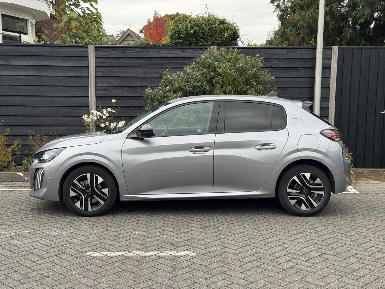 Peugeot 208 Allure 1.2 PureTech 100PK Navigatie, Camera Voor & Achter, Parkeersensoren, Apple Carplay, Android Auto
