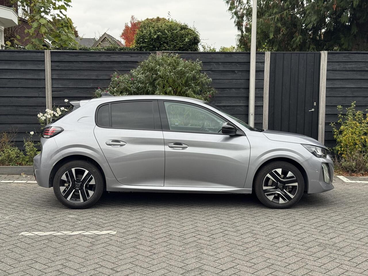 Peugeot 208 Allure 1.2 PureTech 100PK Navigatie, Camera Voor & Achter, Parkeersensoren, Apple Carplay, Android Auto