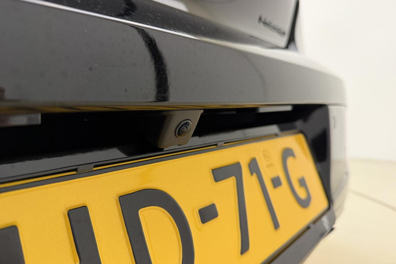 Peugeot 208 1.2 Hybrid 110 e-DCS6 Allure Nieuw | Automaat | LM velgen | Camera v + A | Navigatie