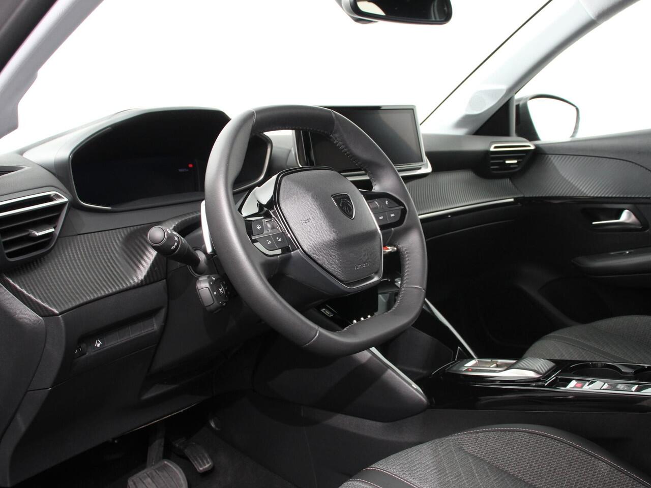 Peugeot 208 1.2 Hybrid 100PK Automaat Allure | Navigatie | Apple Carplay/Android Auto | Airco | Camera | Parkeer sensoren | Cruise Control | Led | Lichtmetalen Velgen