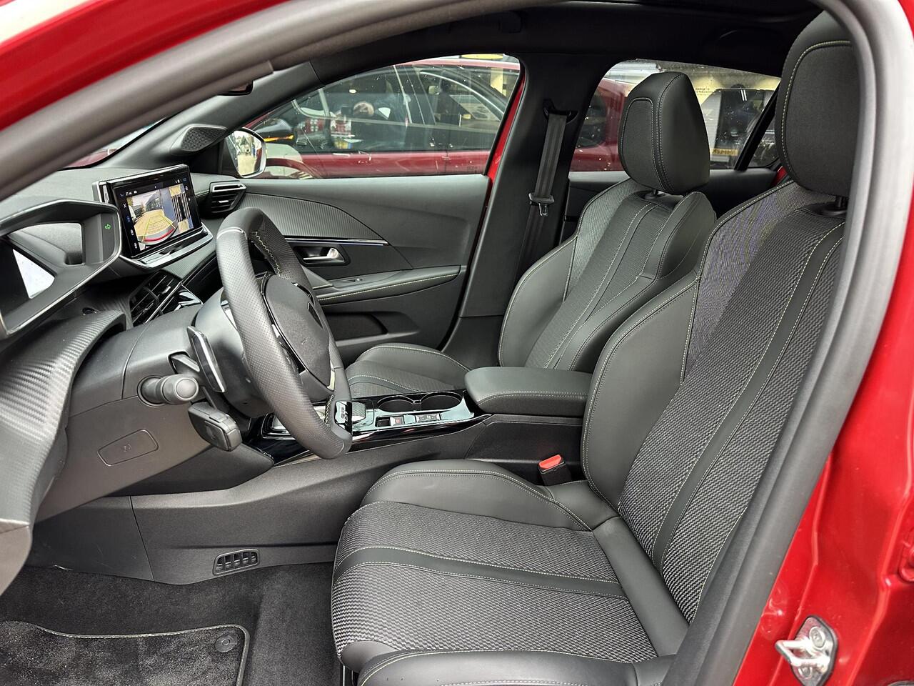 Peugeot 208 1.2 Hybride Automaat 110 PK GT | Full map Navigatie | Drive Assist met Adaptieve Cruise Control | Panoramadak | 360 graden Camera Rondom | Draadloze telefoonlader | Mirrorlink functie voor Apple carplay en Android Auto | Full led koplampen |