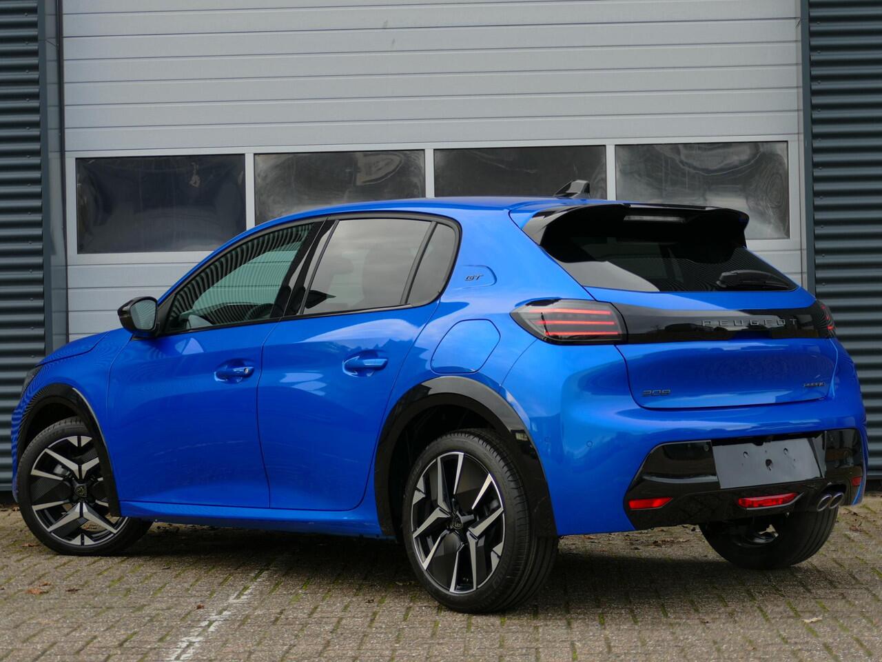 Peugeot 208 1.2 Hybrid 145 e-DCS6 GT | NIEUW | Uit voorraad leverbaar! | 360° Camera | Adaptive Cruise Control | Drive Assist | Full LED | Keyless Entry & Start | Navigatie | Apple Carplay/Android Auto